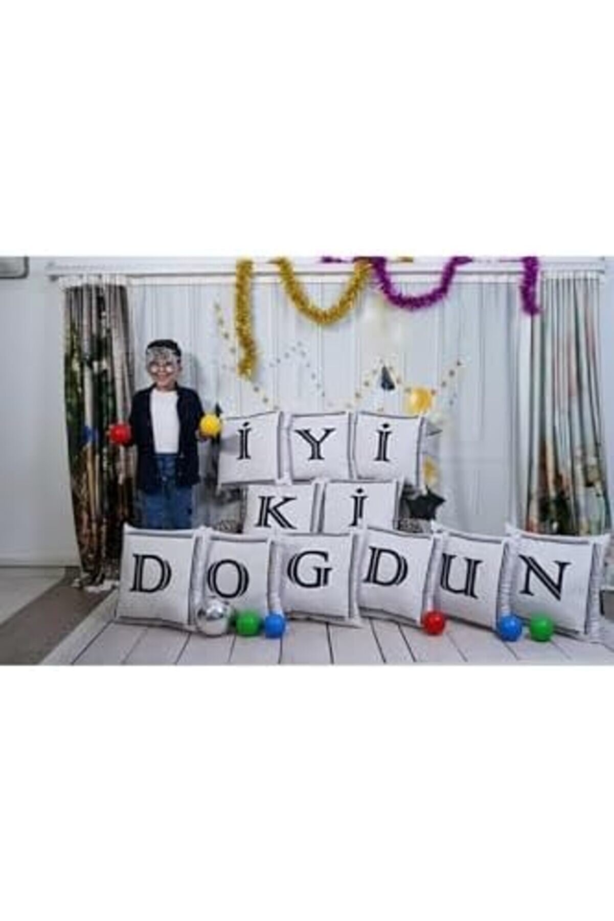 Sonsuz Sembollü Kırlent Kılıfı Kadi̇fe 43X43 Cm Çi̇ft Taraflı Sonsuzluk Kedi̇ Desenli̇ Evli̇li̇k Tekli̇fi̇