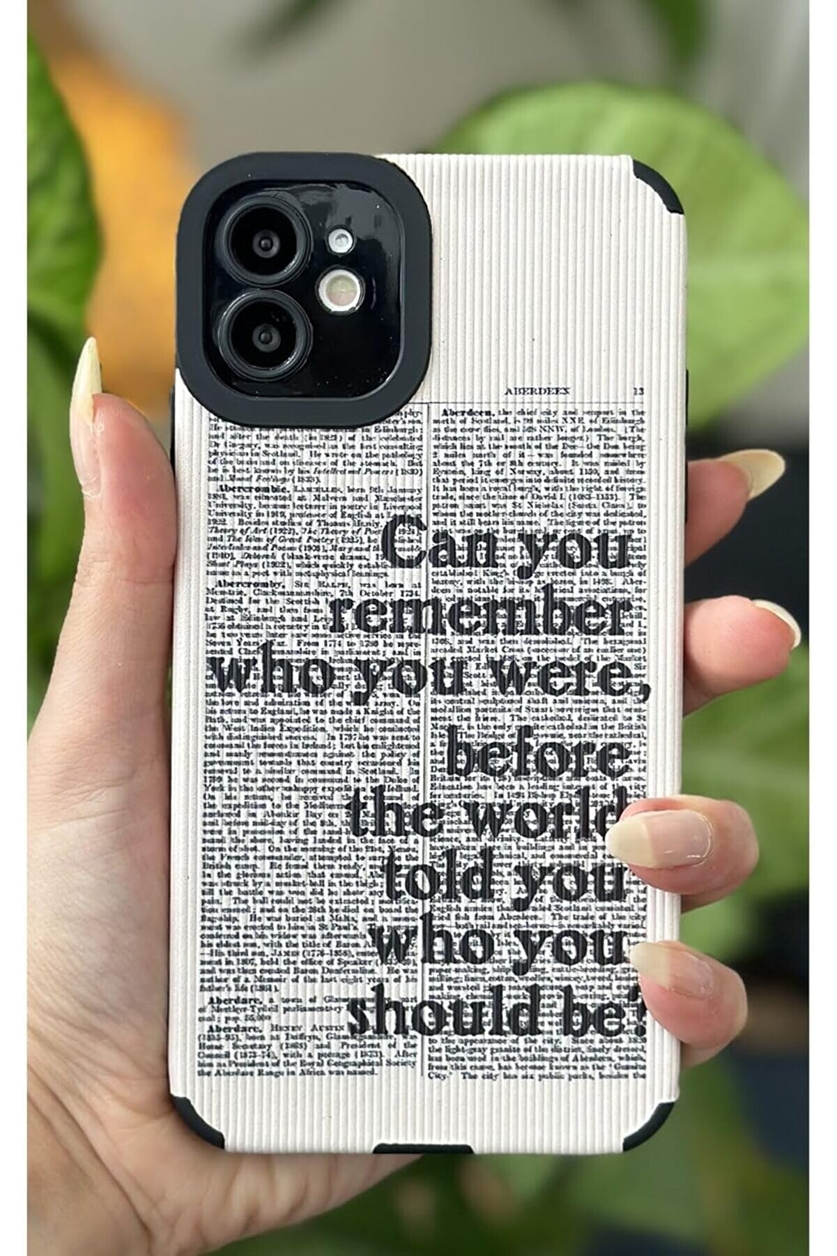 STOREMAX Aksesuar 11 ile Uyumlu Kaplama Gazete Tasarımlı Yumuşak Silikon Kamera Korumalı Kılıf 1014773