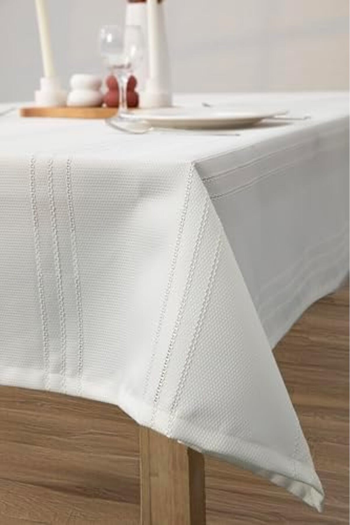 Leke Tutmaz Masa Örtüsü 160X220 - Ekru 1014773