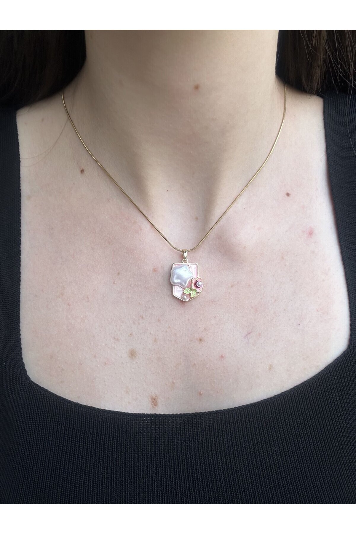 Ateli̇er Emi̇ne Pembe Detaylı Gold Sanat Kolye