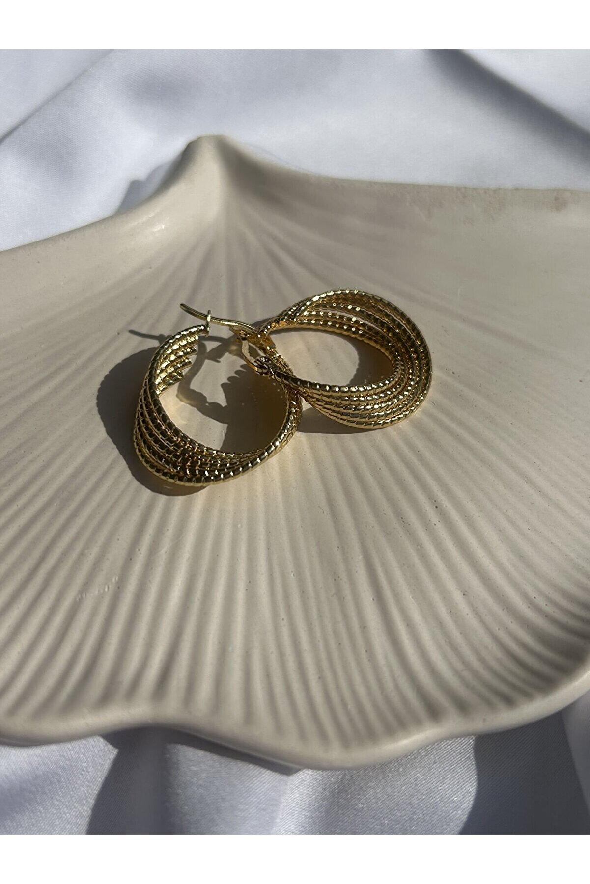 Ateli̇er Emi̇ne Gold Sarmal Küpe