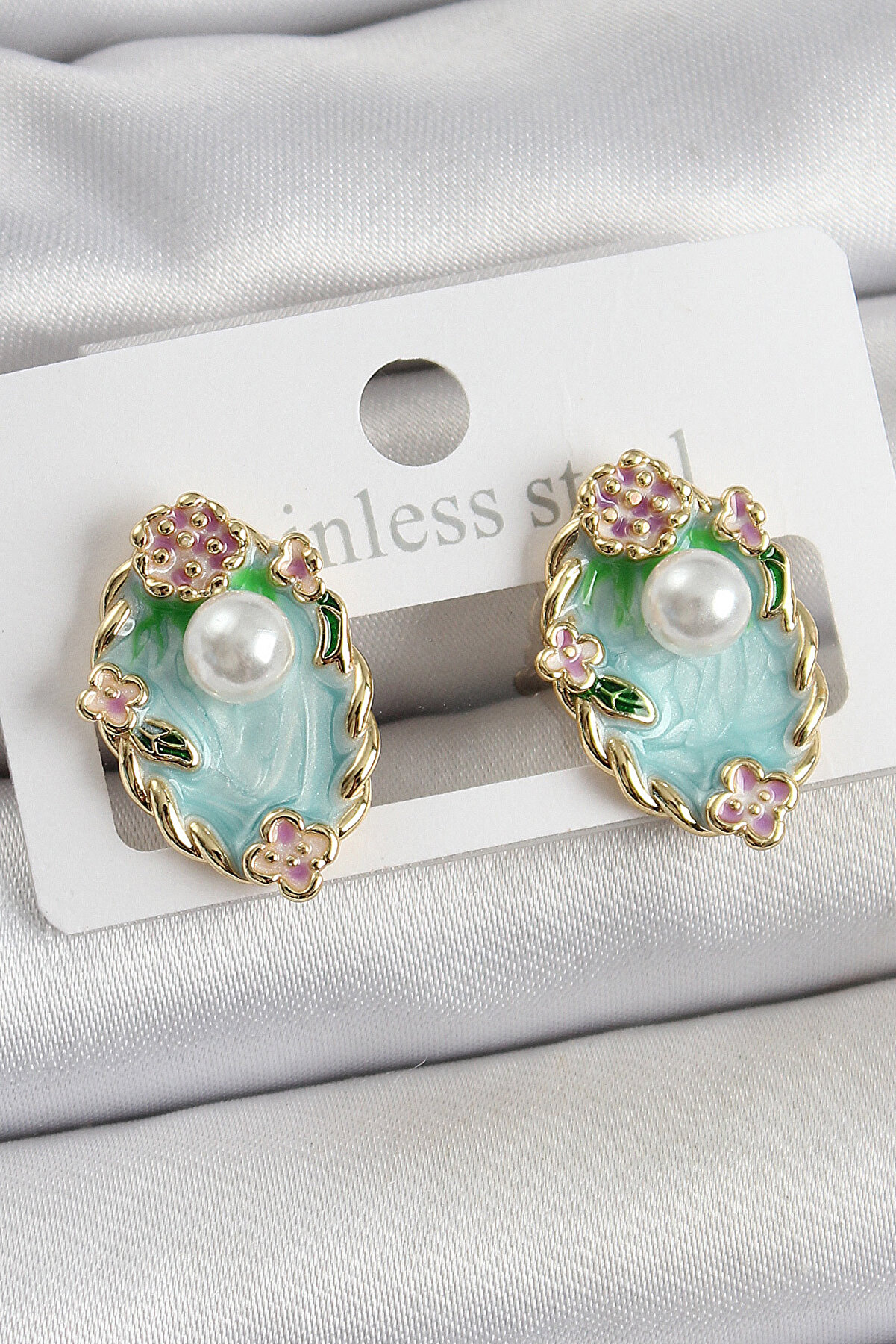 Mall Of Gkc Pi̇ri̇n&ccedil; Yeşi̇l Mi̇neli̇ İnci̇ Detaylı Sanatsal Portre Model Gold Renk Kadın K&uuml;pe - Li̇si̇nya