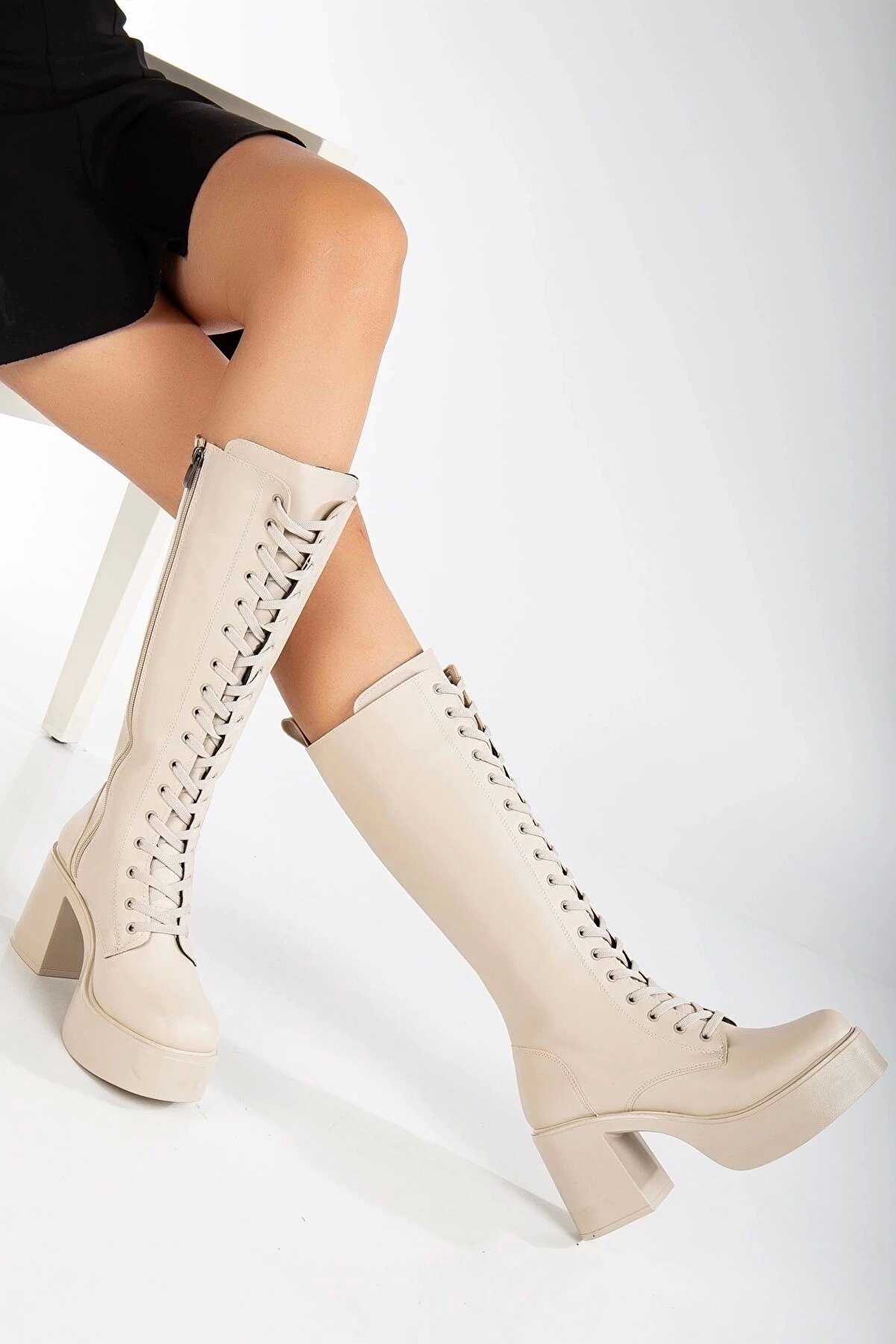 Lulo Kadın 7,5 Cm Platform Topuklu Bağcıklı Çi̇zme Bej