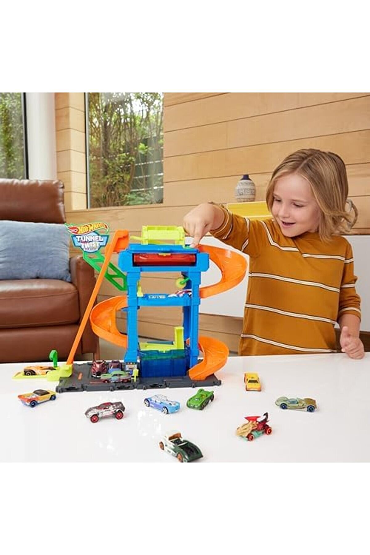 Oto Yıkama Oyun Seti̇ Hot Oto Yıkama Oyun Seti̇ Ve 164 Ölçekli̇ Renk Deği̇şti̇ren Araç Htn80 978262