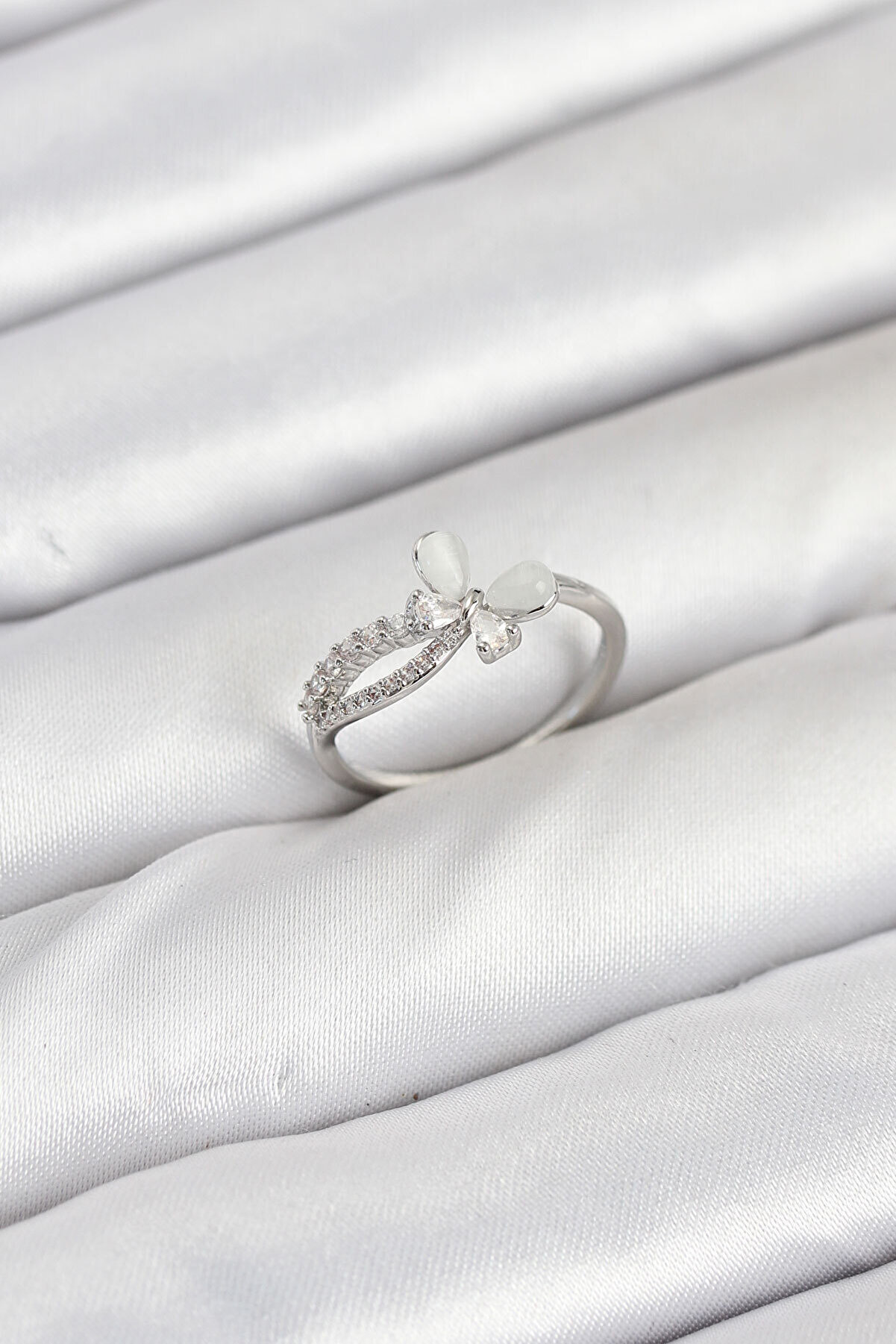 Toptan Bulurum Pirinç Gümüş Renk Zirkon Taşlı Kadın Yüzük