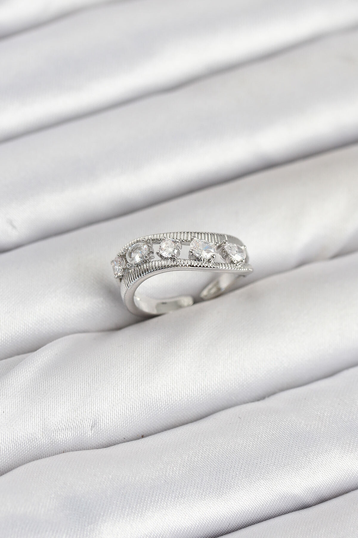 Toptan Bulurum Pirinç Gümüş Renk Zirkon Taşlı Kadın Yüzük