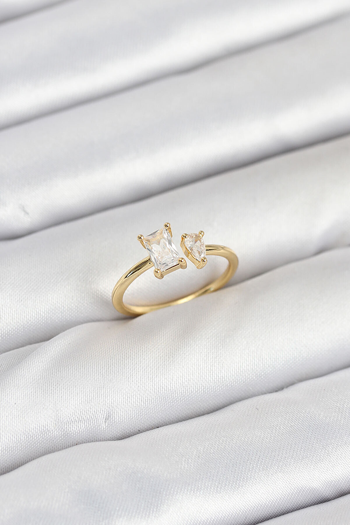 Toptan Bulurum Pirinç Gold Renk Zirkon Taşlı Kadın Yüzük