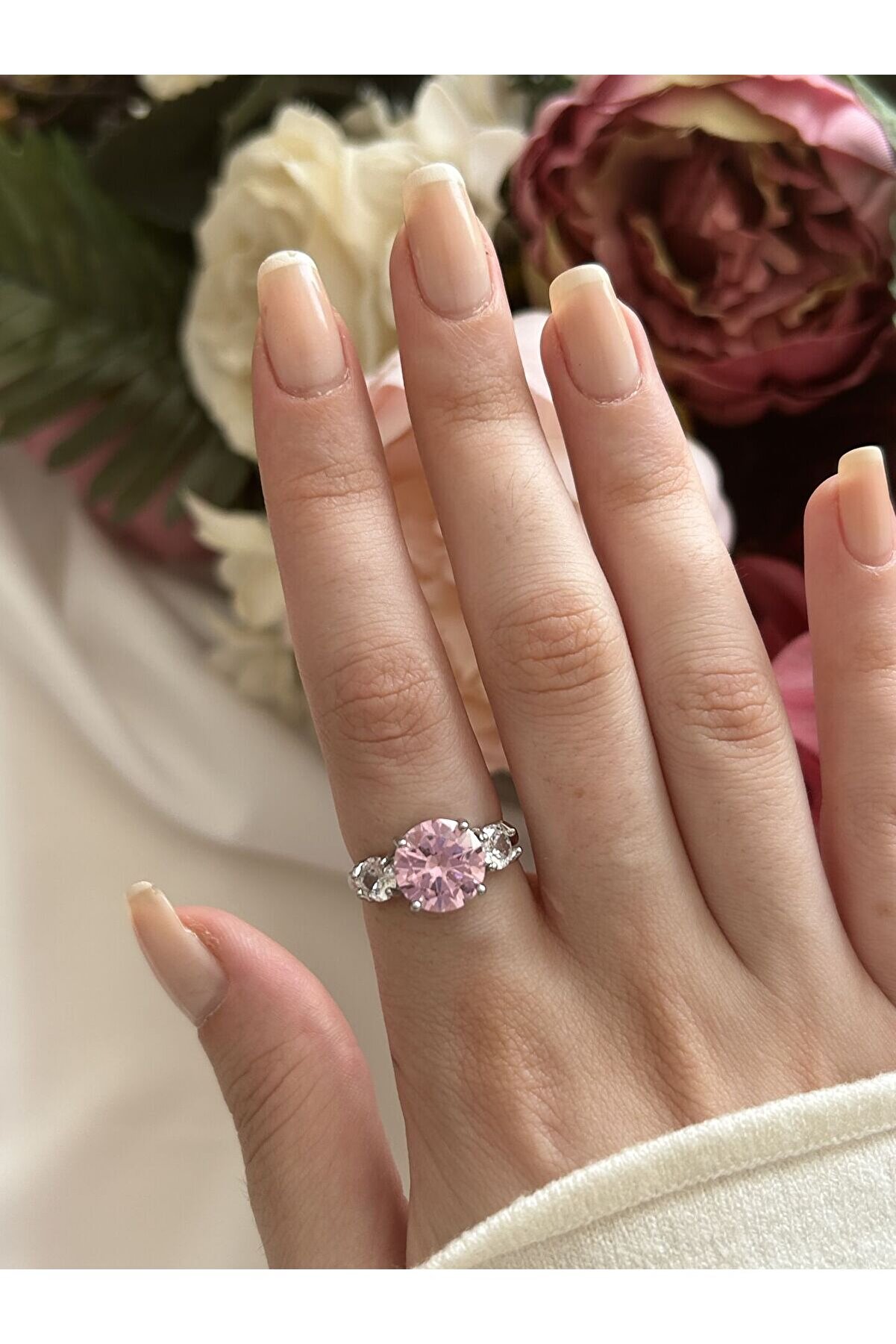 Ateli̇er Emi̇ne Pembe Zi̇rkon Taş Yüzük