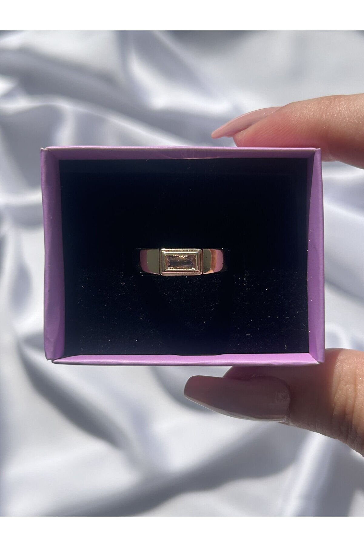 Ateli̇er Emi̇ne Pembe Taşlı Retro Yüzük