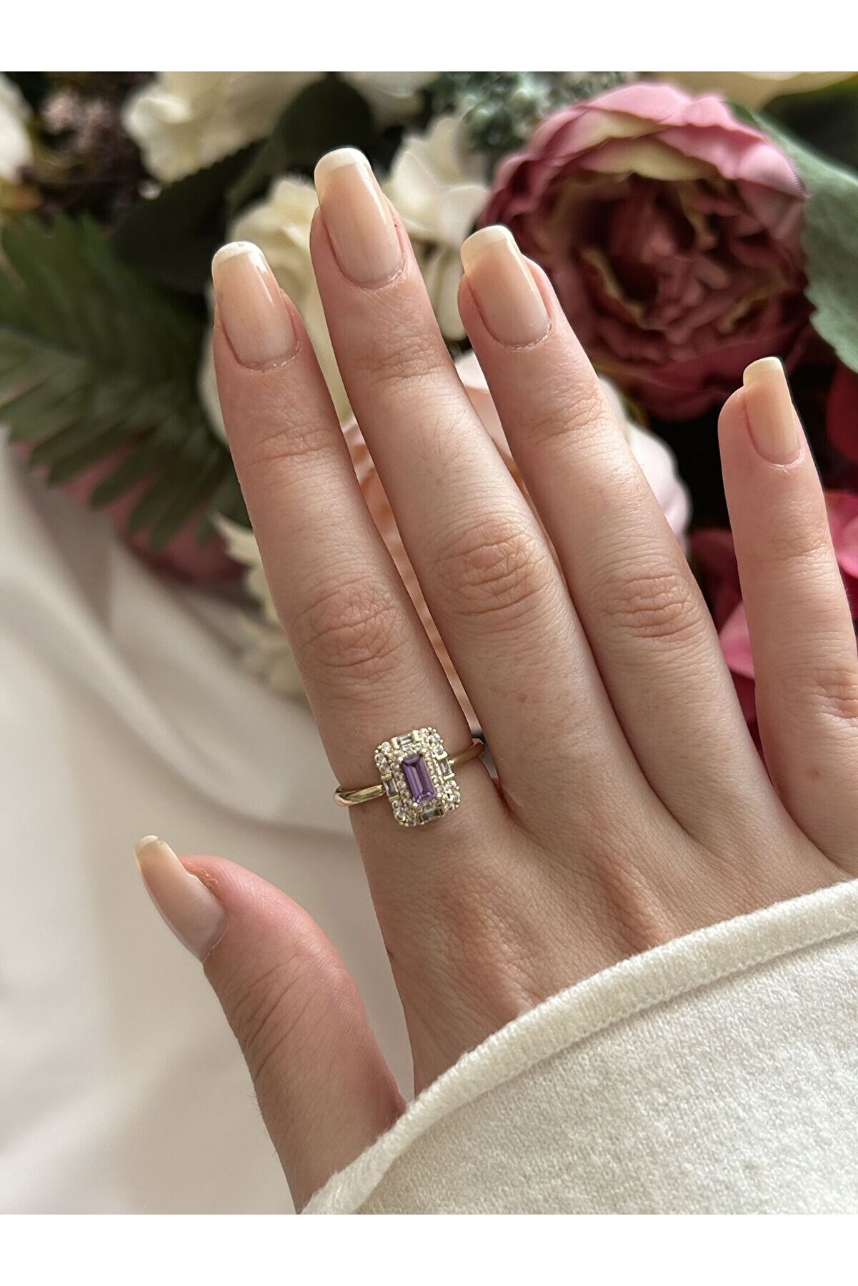 Ateli̇er Emi̇ne Mor Baget Taş Yüzük