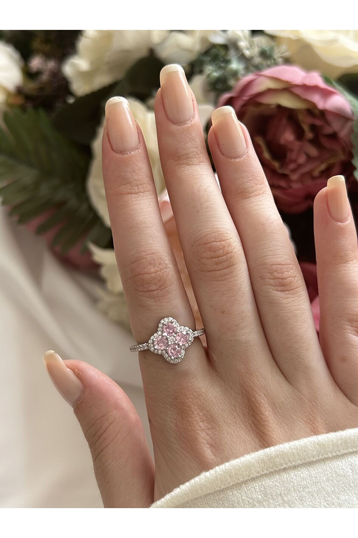 Ateli̇er Emi̇ne Zi̇rkon Pembe Yonca Yüzük