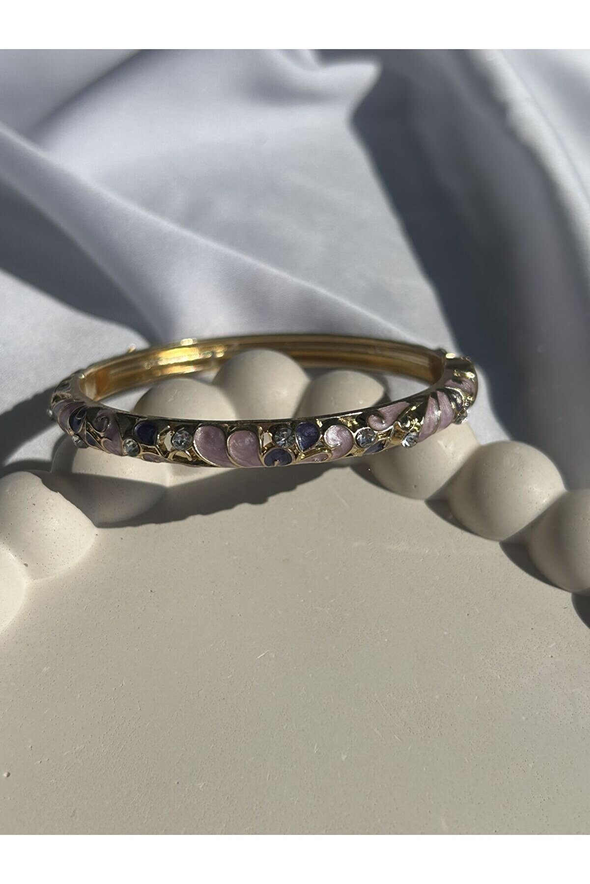 Ateli̇er Emi̇ne Mor Mi̇neli̇ Kelepçe Bi̇lekli̇k