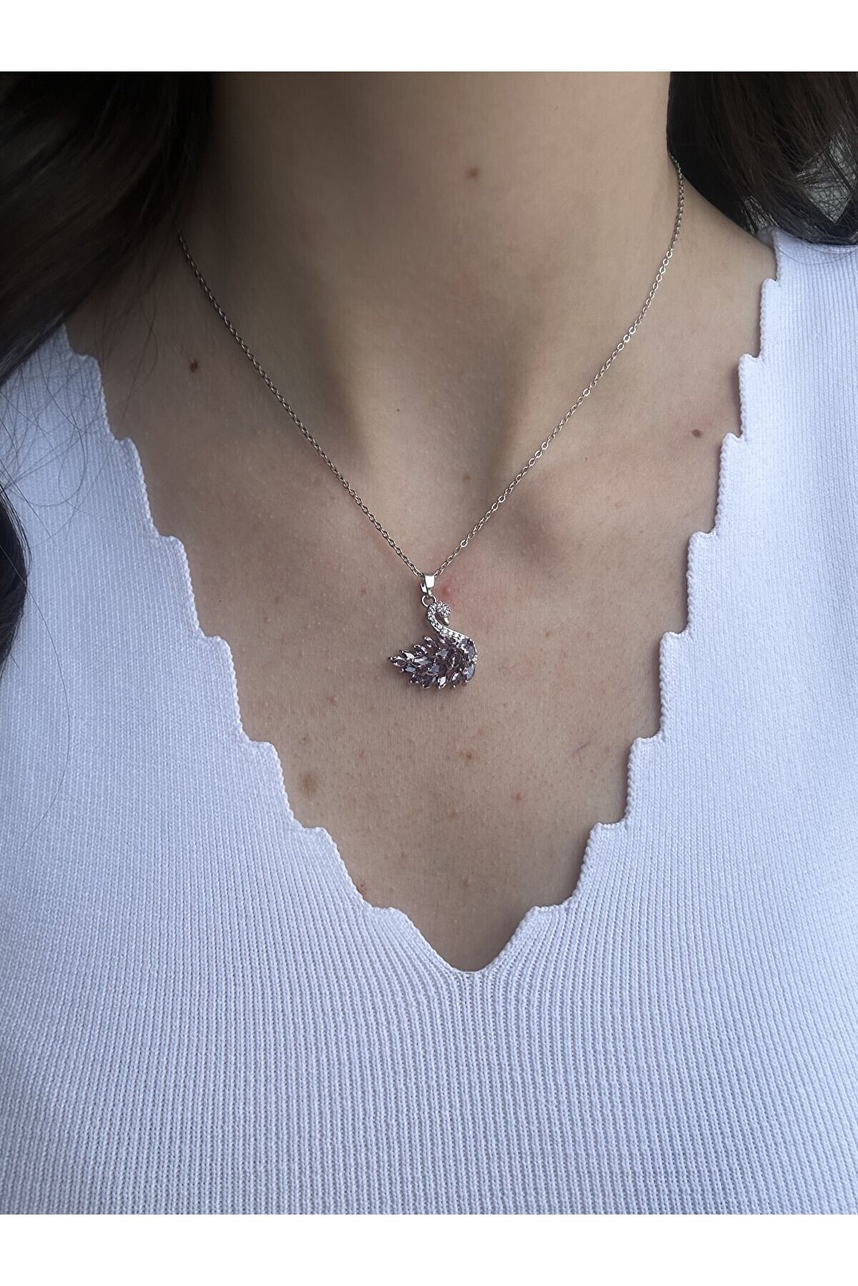 Ateli̇er Emi̇ne Mor Zi̇rkon Kuğu Kolye