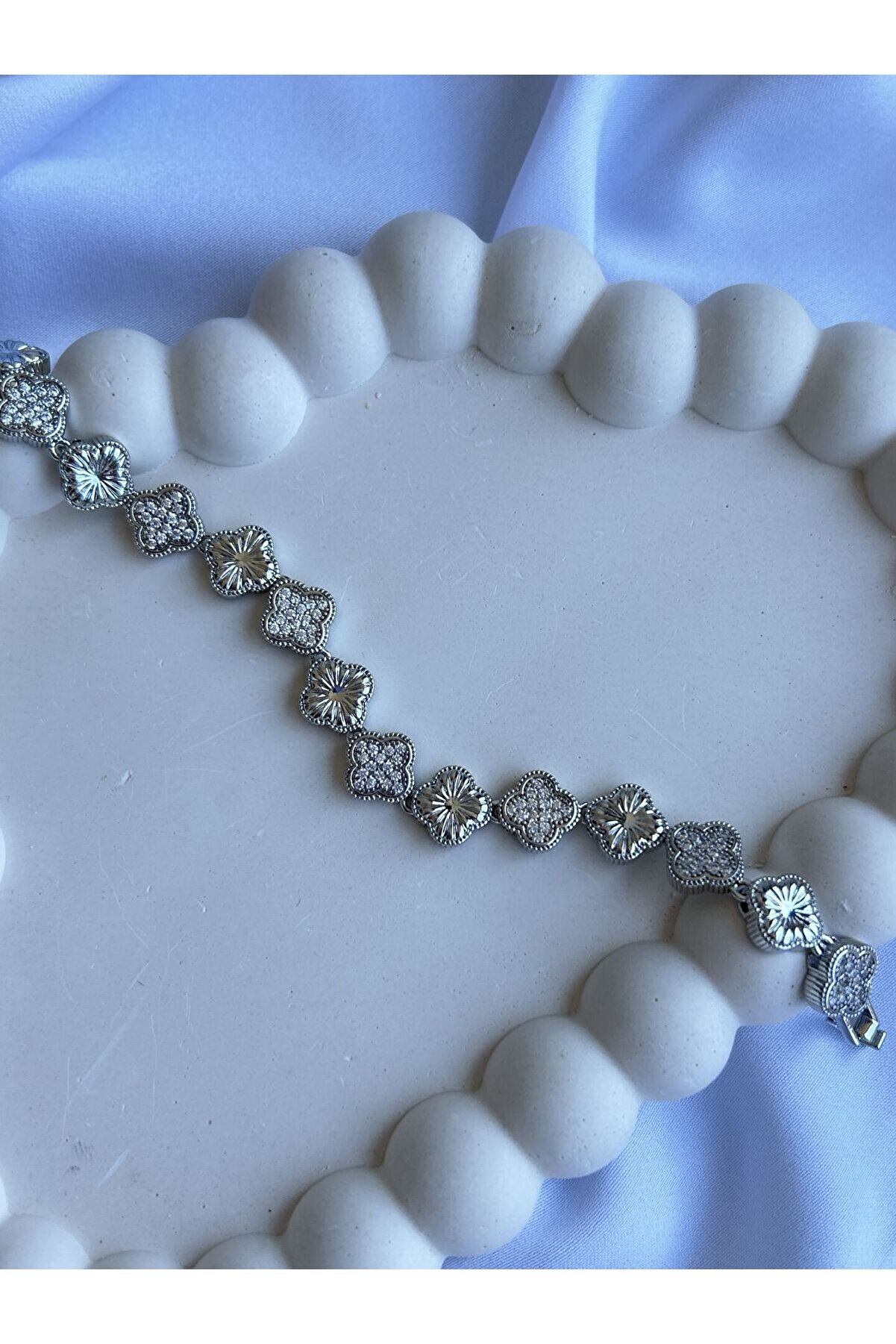 Ateli̇er Emi̇ne Gümüş Yonca Tam Tur Bi̇lekli̇k