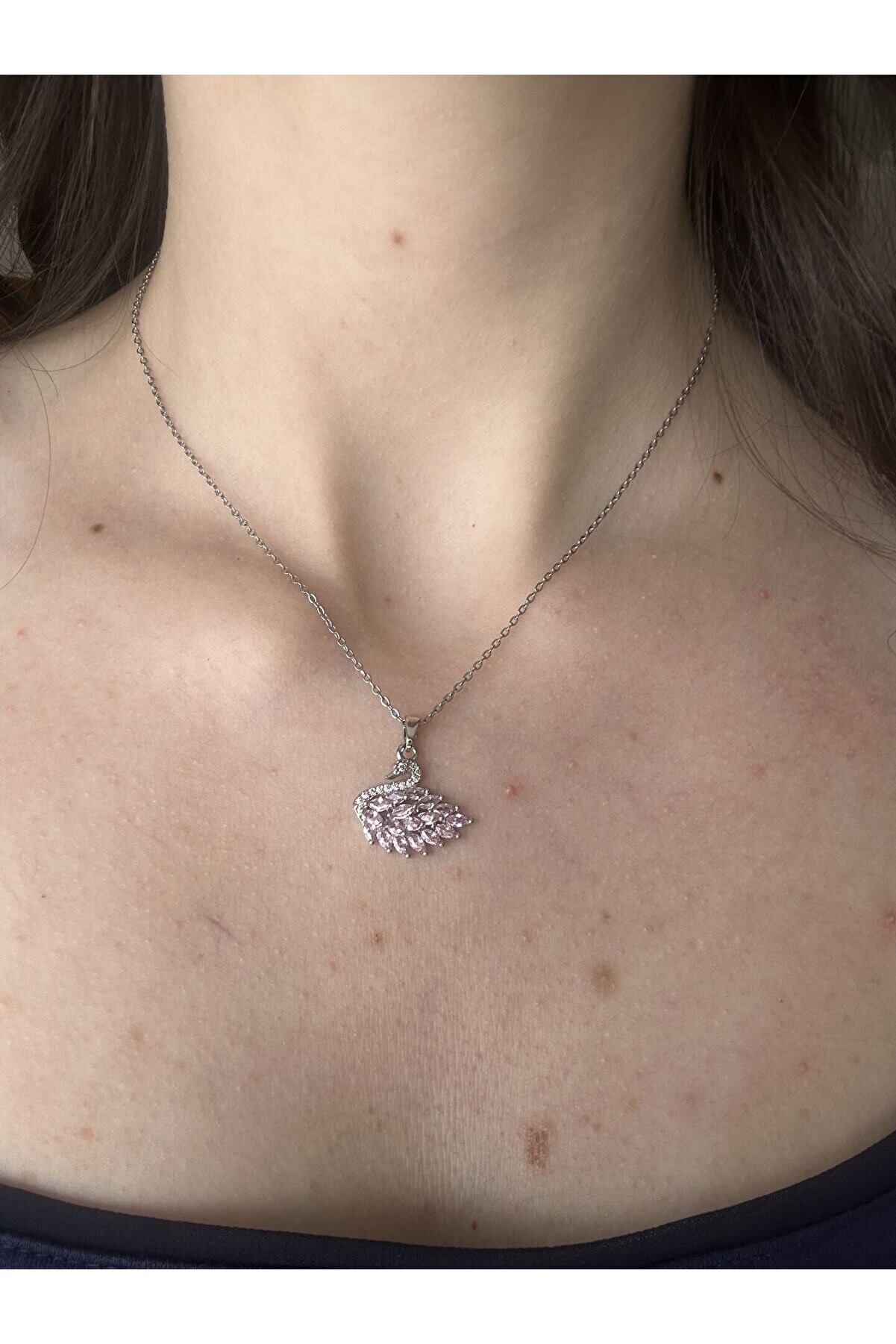 Ateli̇er Emi̇ne Pembe Zi̇rkon Kuğu Kolye