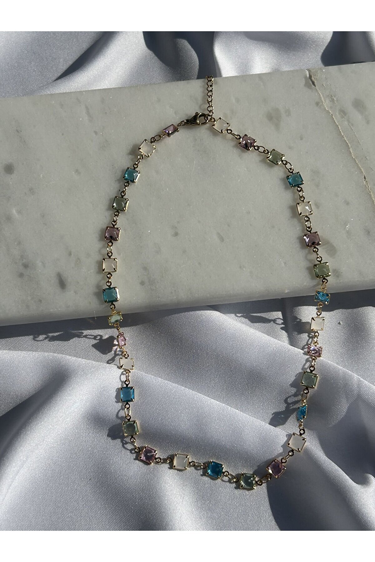 Ateli̇er Emi̇ne Renkli̇ Zi̇rkon Taş Kolye