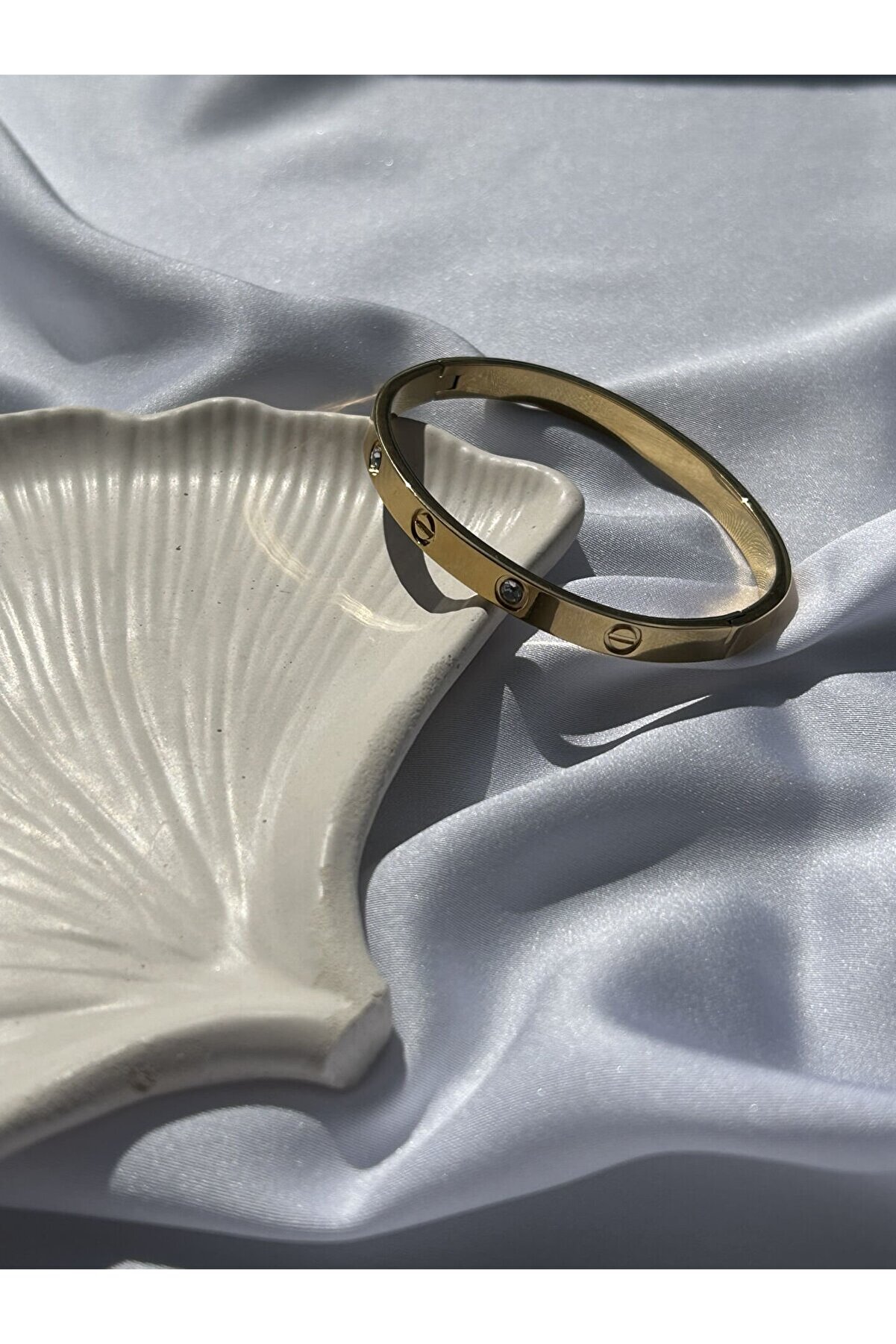 Ateli̇er Emi̇ne Gold Taşlı Kelepçe Bi̇lekli̇k