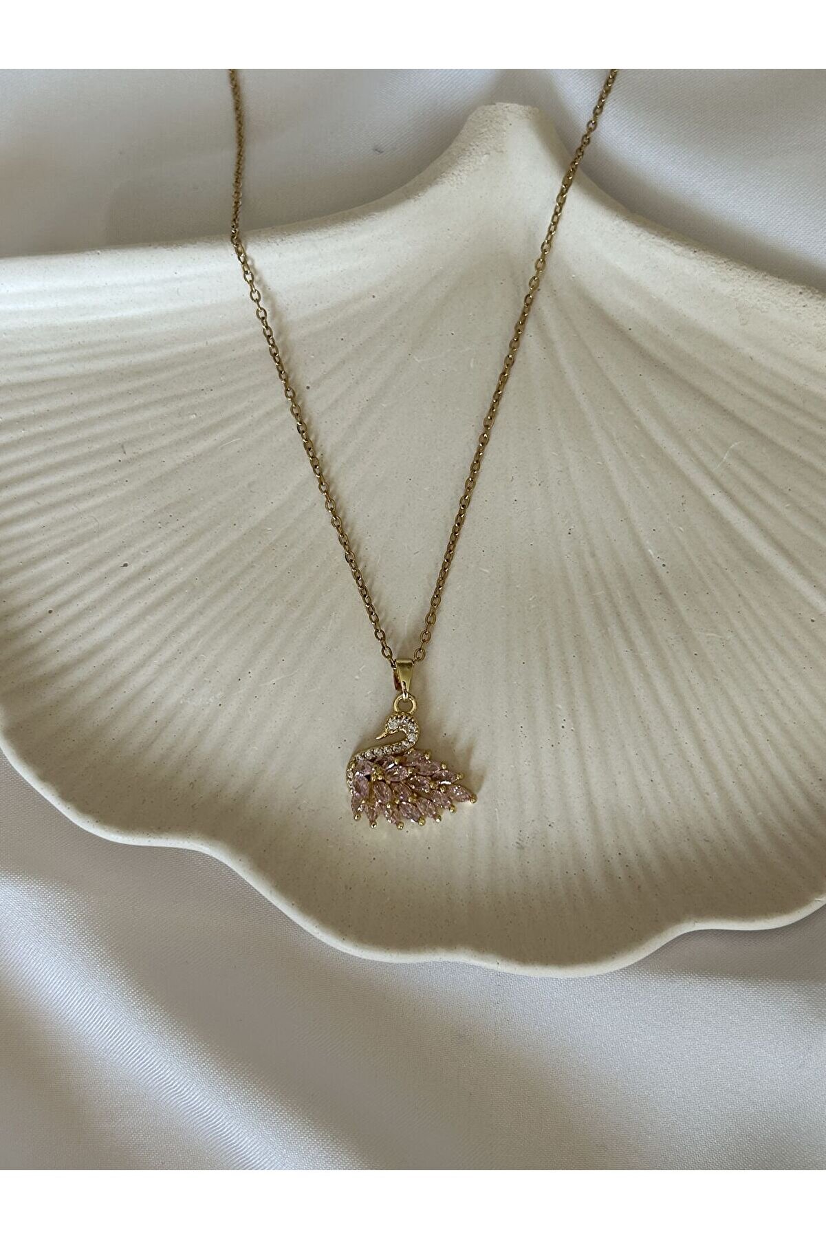 Ateli̇er Emi̇ne Gold Pembe Kuğu Kolye