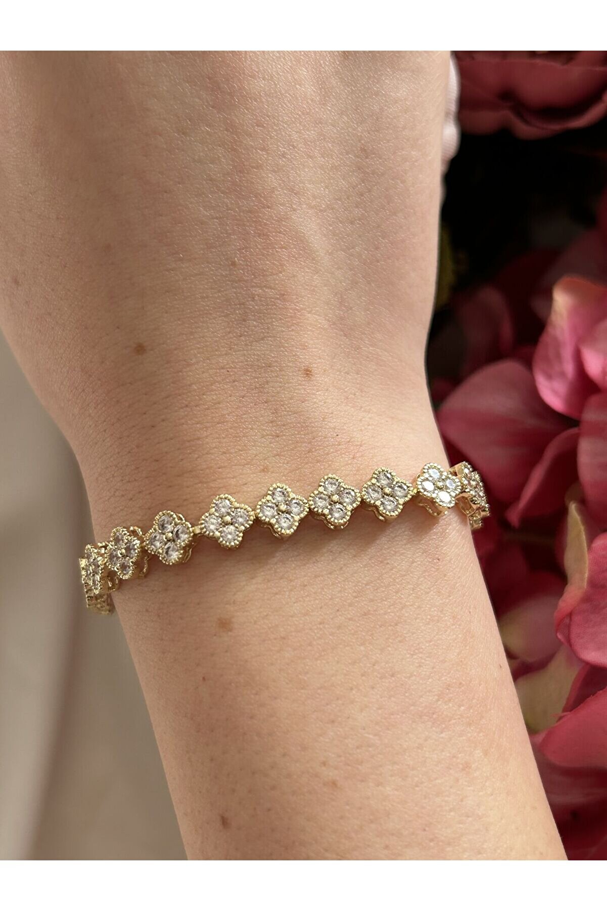 Ateli̇er Emi̇ne Zi̇rkon Yonca Tam Tur Bi̇lekli̇k