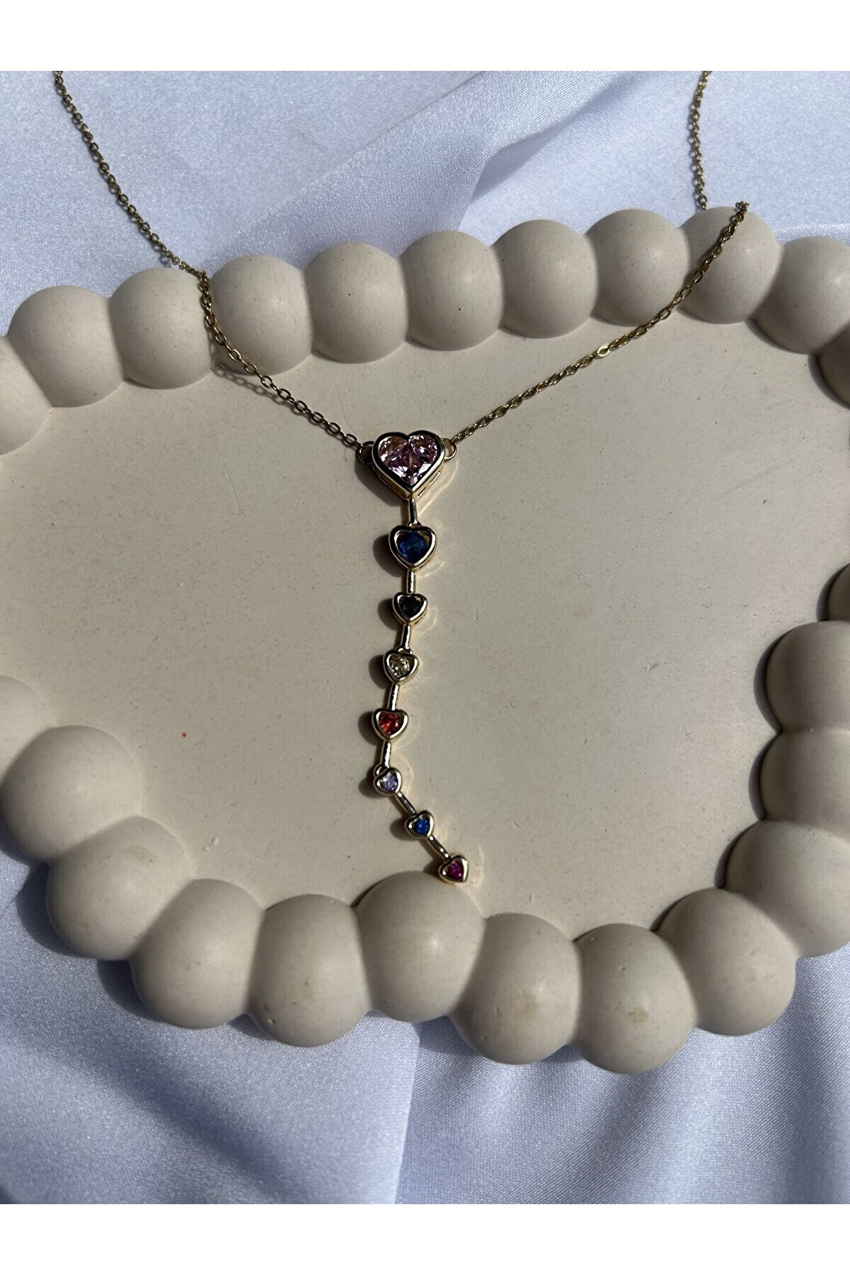 Ateli̇er Emi̇ne Renkli̇ Kalp Y Kolye