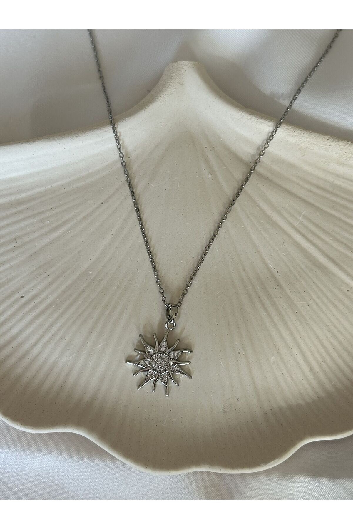 Ateli̇er Emi̇ne Si̇lver Güneş Kolye