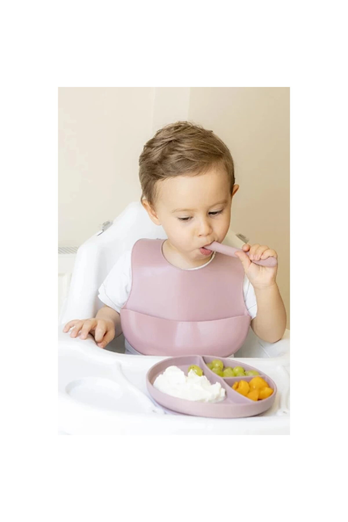 Pembe 3’Lü Si̇li̇kon Yemek Seti̇ – Önlük + Di̇ş Kaşıyıcılı Kaşık + Vakumlu Tabak