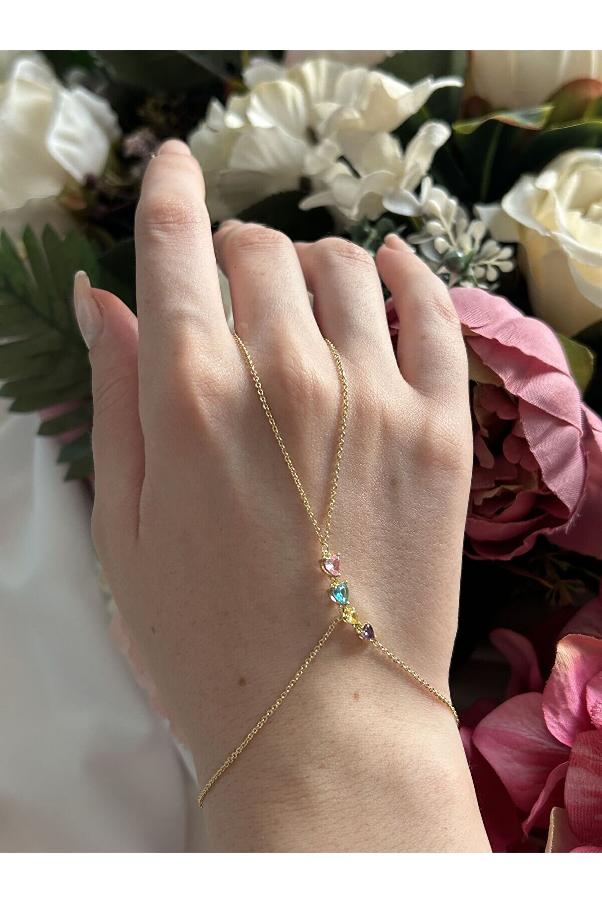 Ateli̇er Emi̇ne Renkli̇ Kalp Detaylı Şahmeran