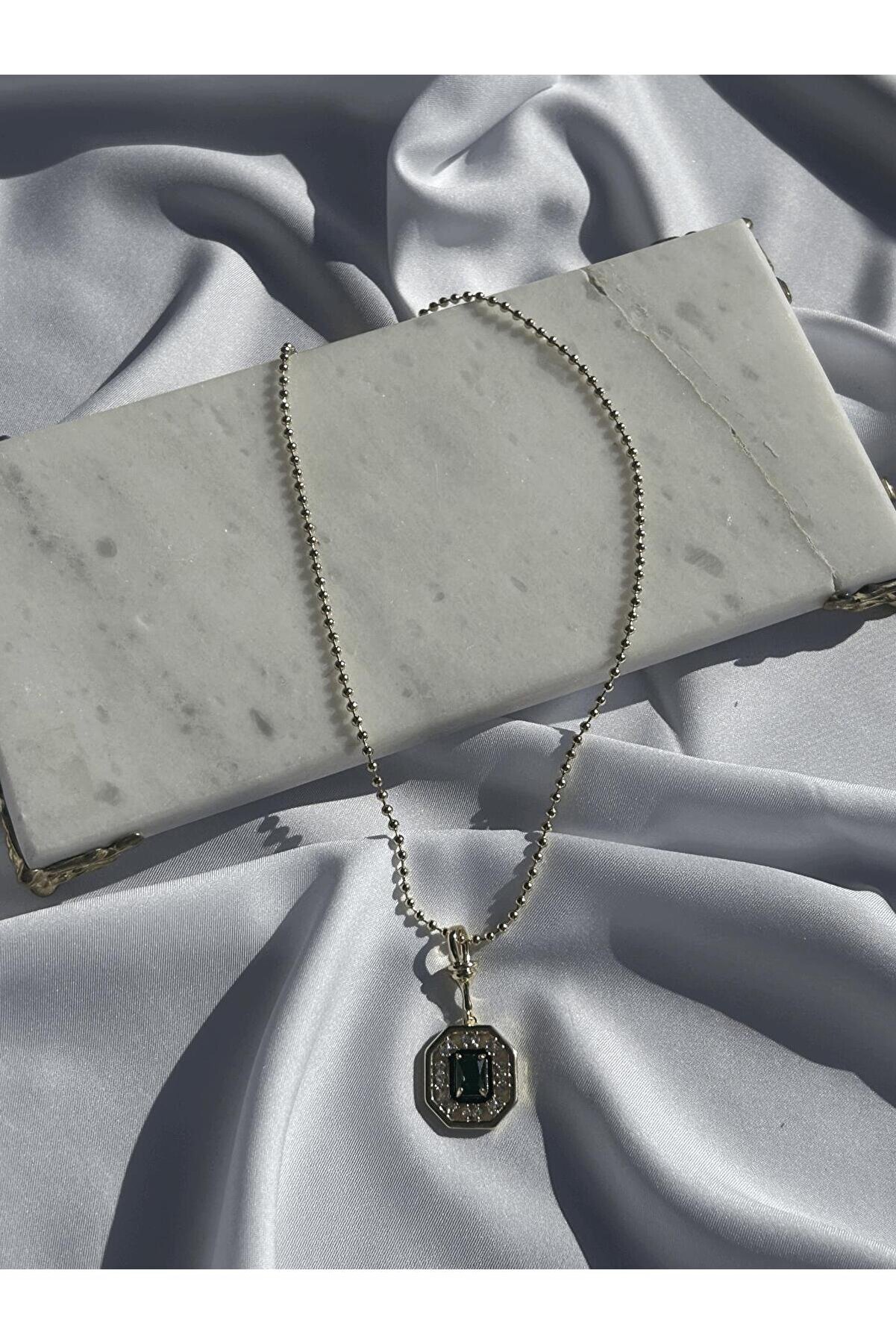 Ateli̇er Emi̇ne Yeşi̇l Taşlı Serenay Kolye