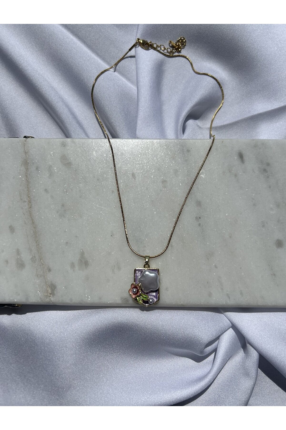 Ateli̇er Emi̇ne Mor Detaylı Gold Sanat Kolye