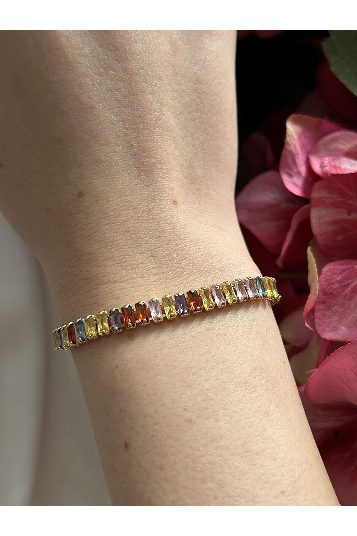 Ateli̇er Emi̇ne Renkli̇ Zi̇rkon Taşlı Gold Bi̇lekli̇k