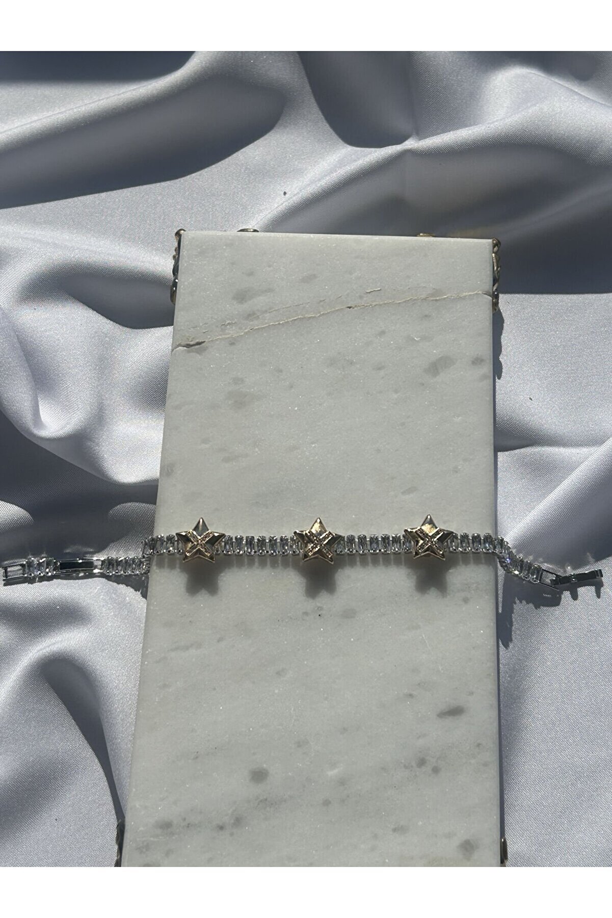 Ateli̇er Emi̇ne Gold Yıldız Detay Su Yolu Bi̇lekli̇k