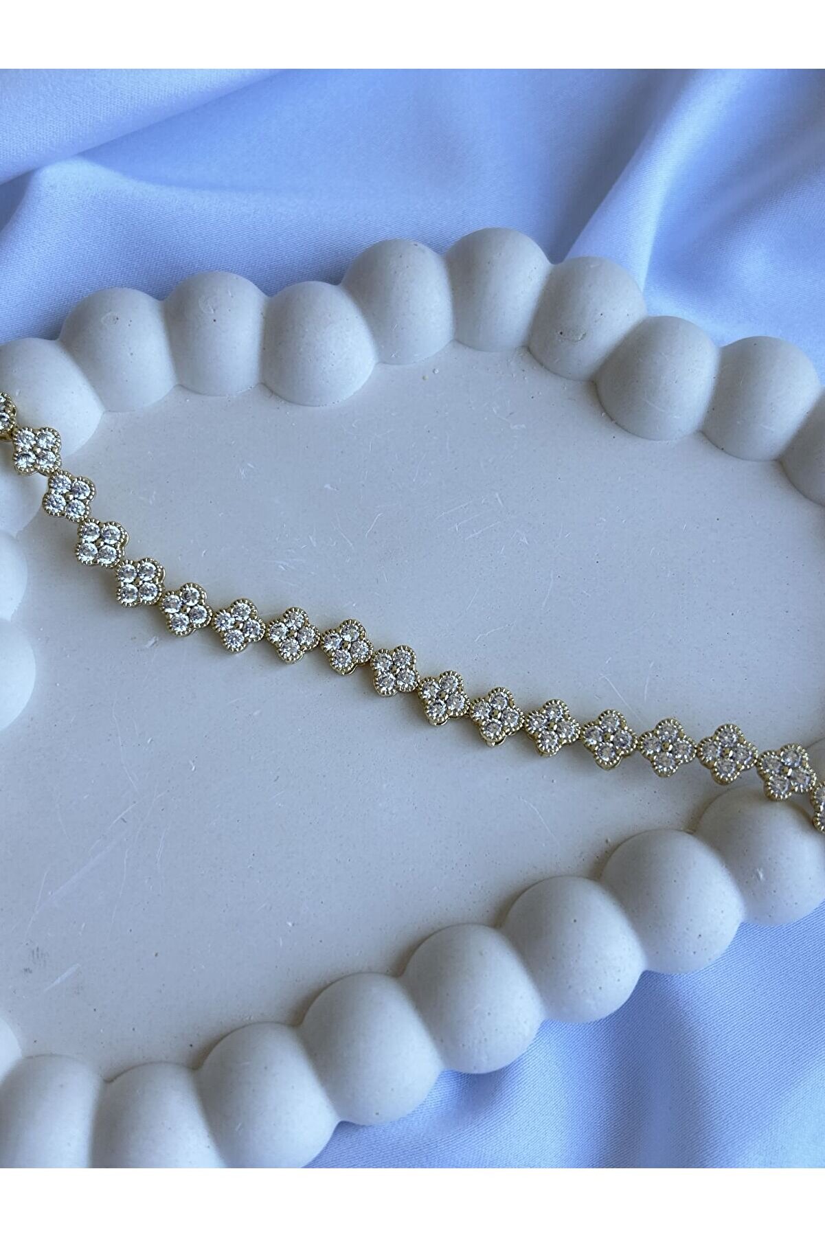 Ateli̇er Emi̇ne Zi̇rkon Yonca Tam Tur Bi̇lekli̇k