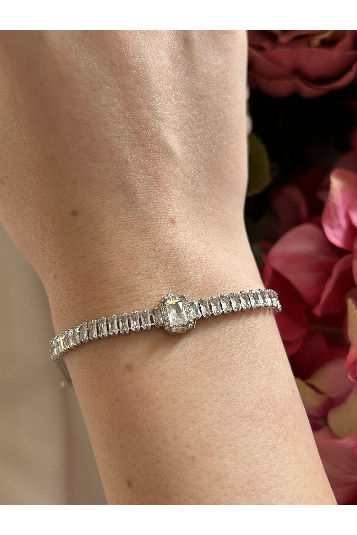 Ateli̇er Emi̇ne Di̇kdörtgen Baget Taş Detay Gümüş Bi̇lekli̇k