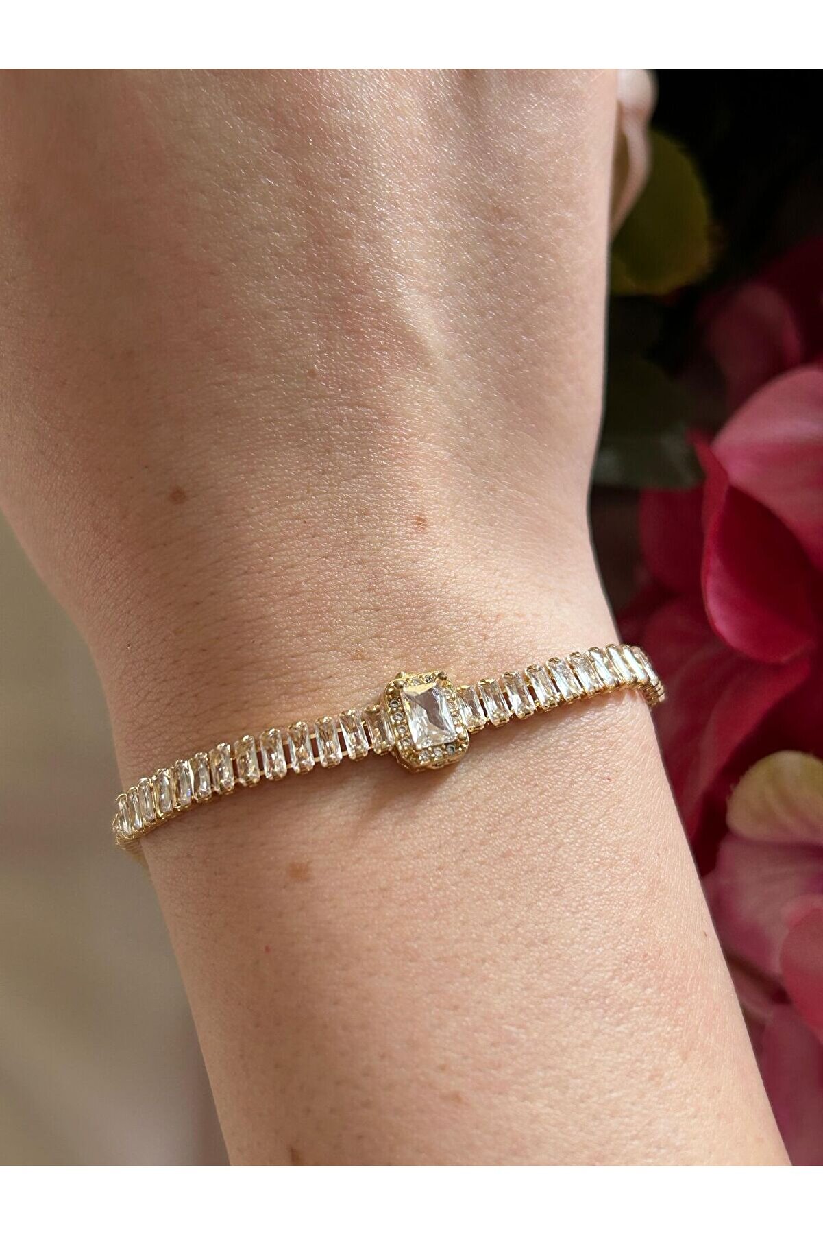 Ateli̇er Emi̇ne Di̇kdörtgen Taş Detaylı Gold Bi̇lekli̇k