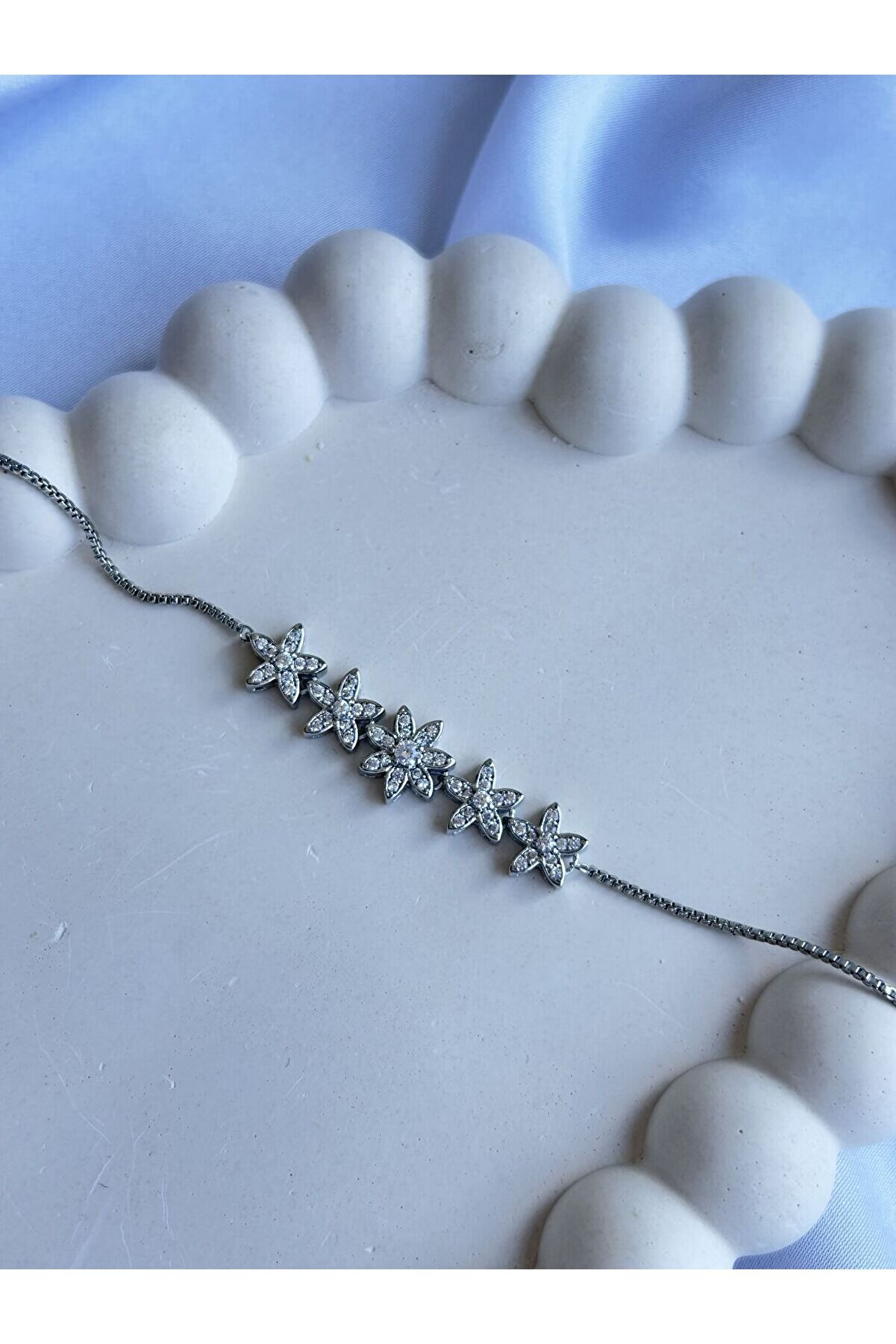 Ateli̇er Emi̇ne Çi̇çek Moti̇f Si̇lver Bi̇lekli̇k