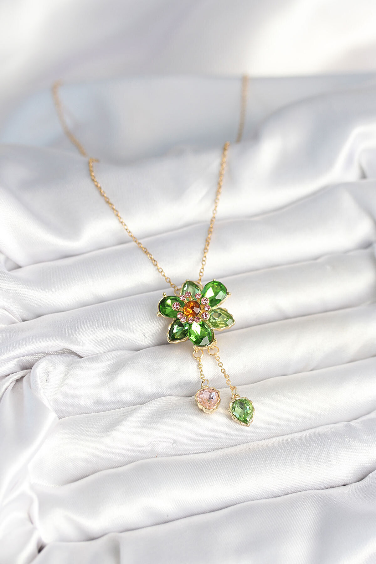 316L &Ccedil;eli̇k Zi̇nci̇r Gold Renk &Ccedil;i̇&ccedil;ek Model Sallantılı Kadın Ke