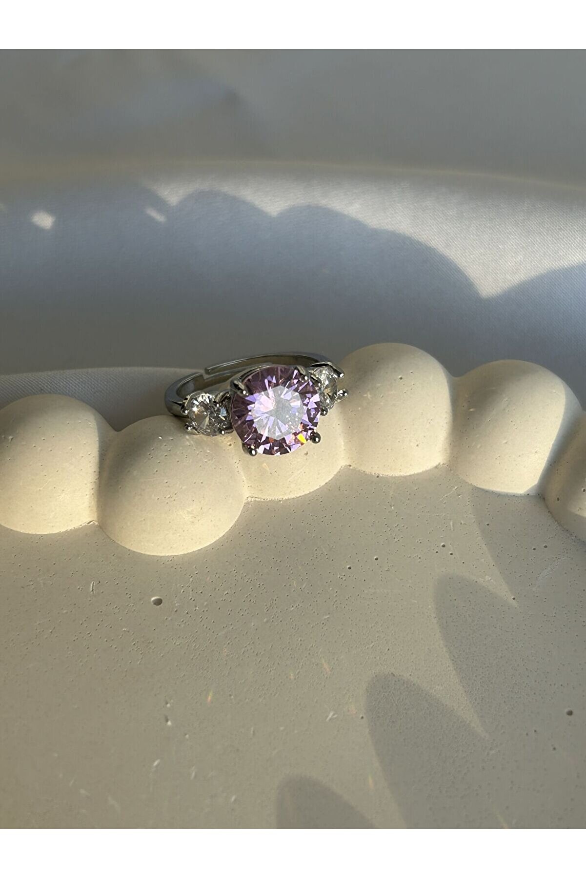 Ateli̇er Emi̇ne Pembe Zi̇rkon Taş Yüzük