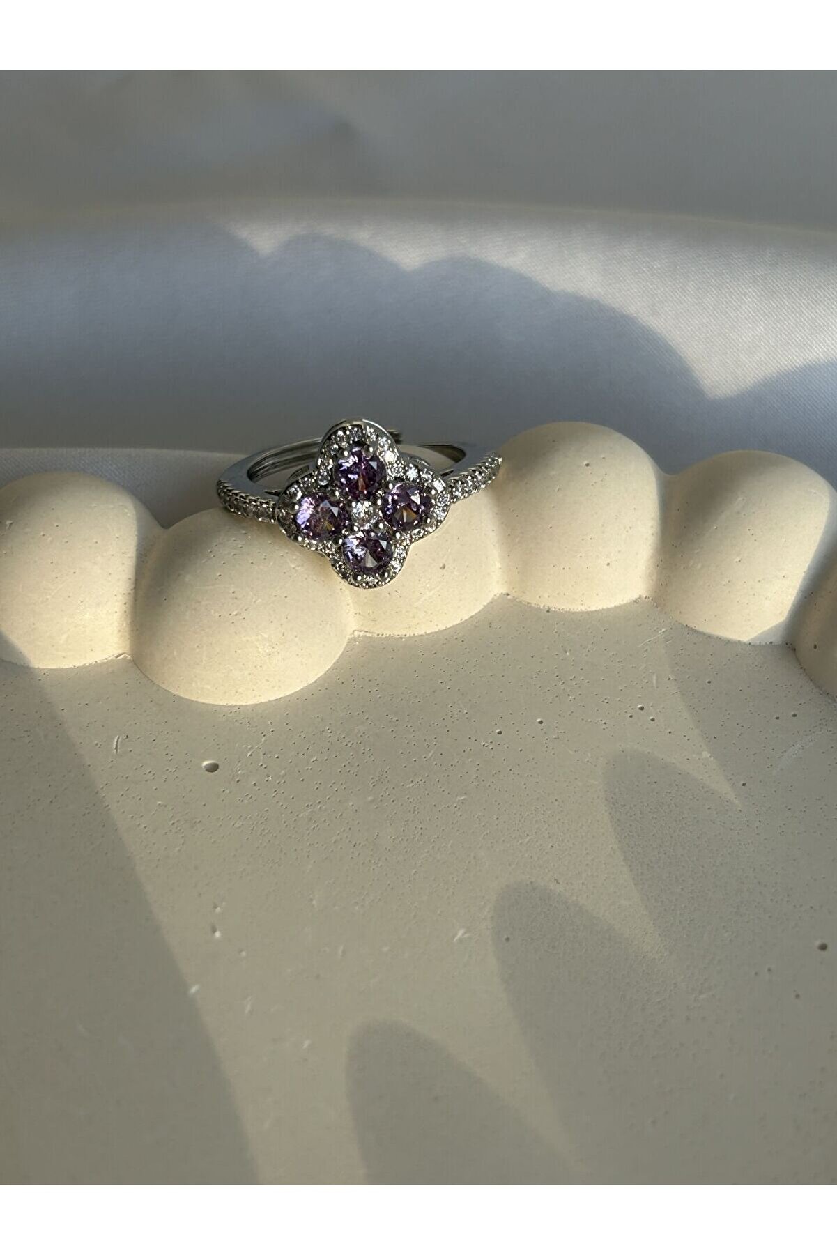 Ateli̇er Emi̇ne Zi̇rkon Mor Yonca Yüzük