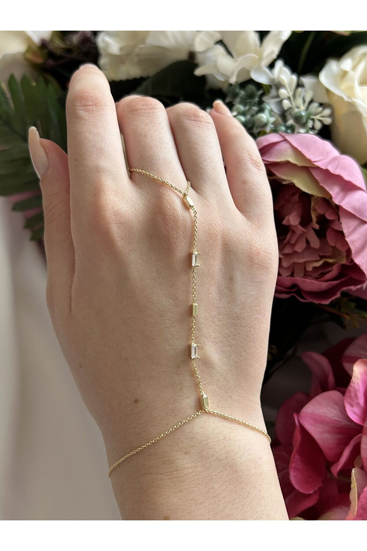 Ateli̇er Emi̇ne Baget Taşlı Ontri̇ Şahmeran