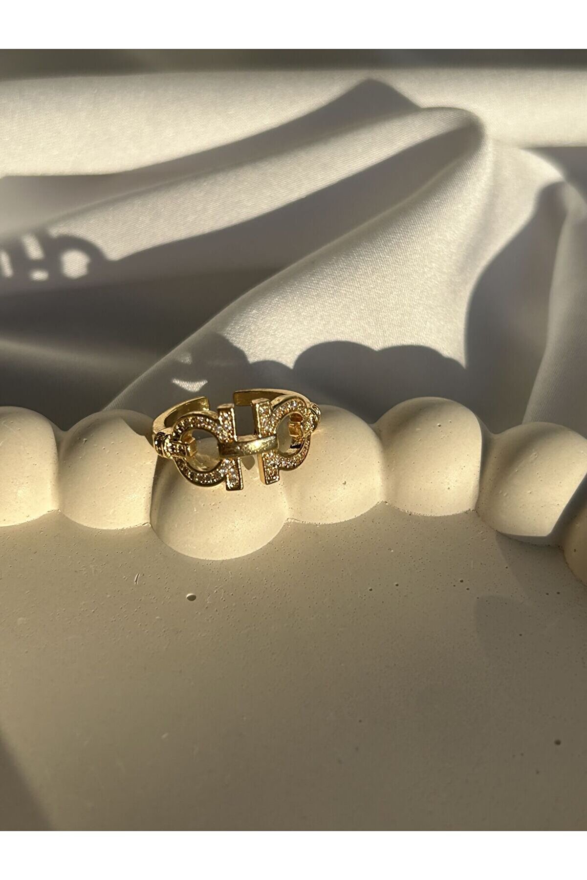 Ateli̇er Emi̇ne Gold A Tasarım Yüzük