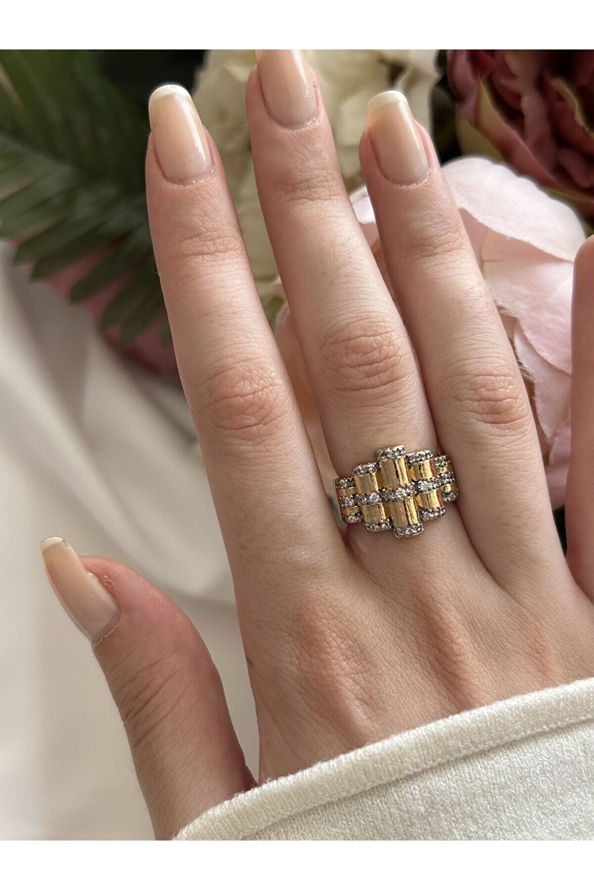 Ateli̇er Emi̇ne Gold Basamak Yüzük