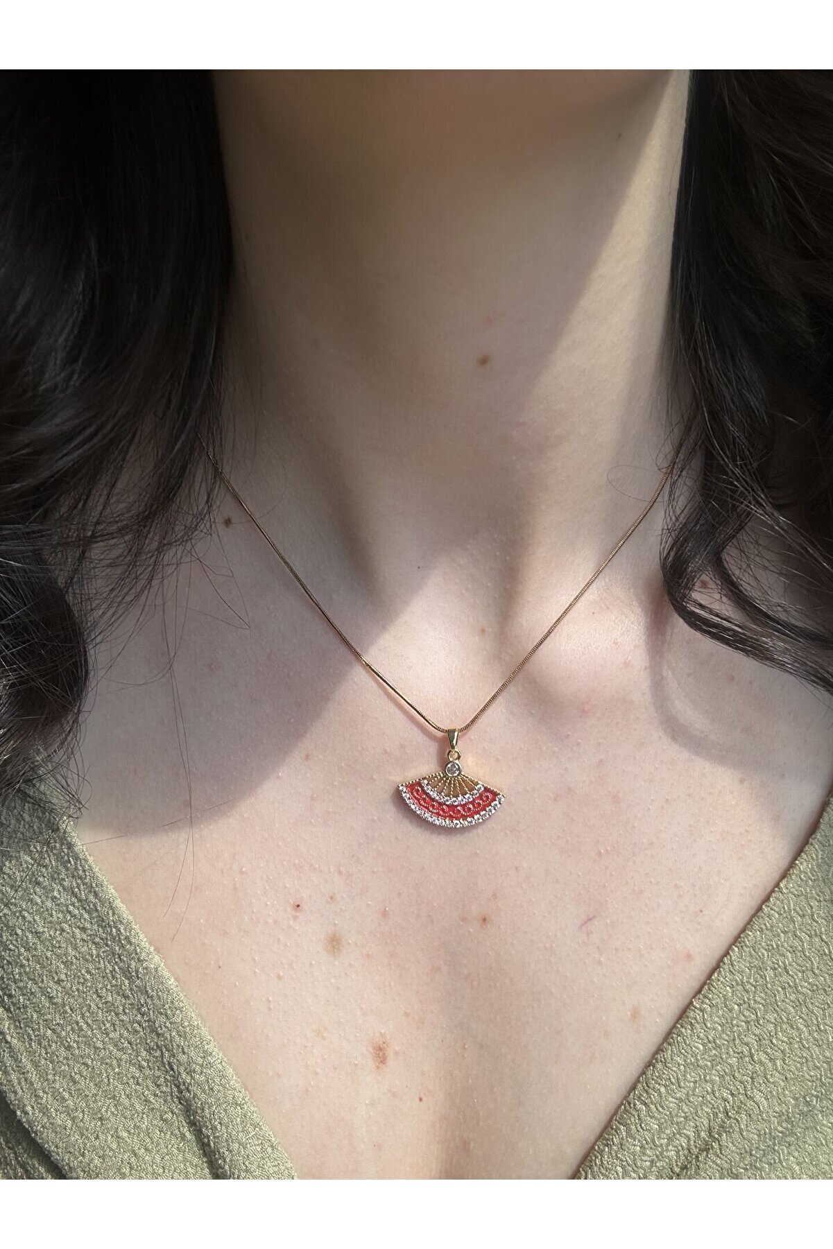 Ateli̇er Emi̇ne Kırmızı Yelpaze Detaylı Kolye