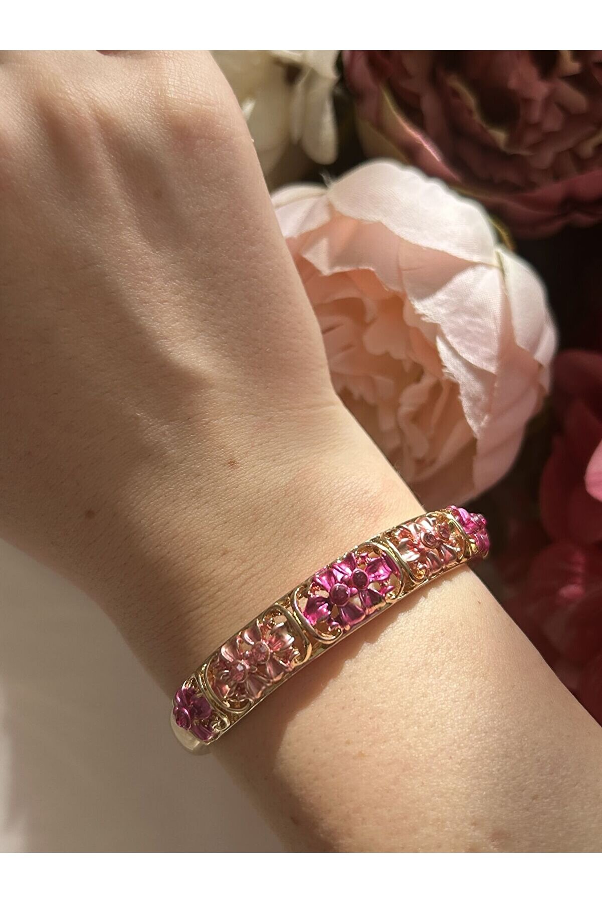 Ateli̇er Emi̇ne Fuşya Çi̇çek Kelepçe Bi̇lekli̇k