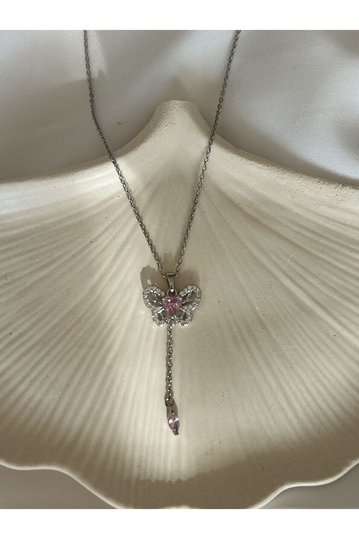 Ateli̇er Emi̇ne Pembe Kelebek Kolye