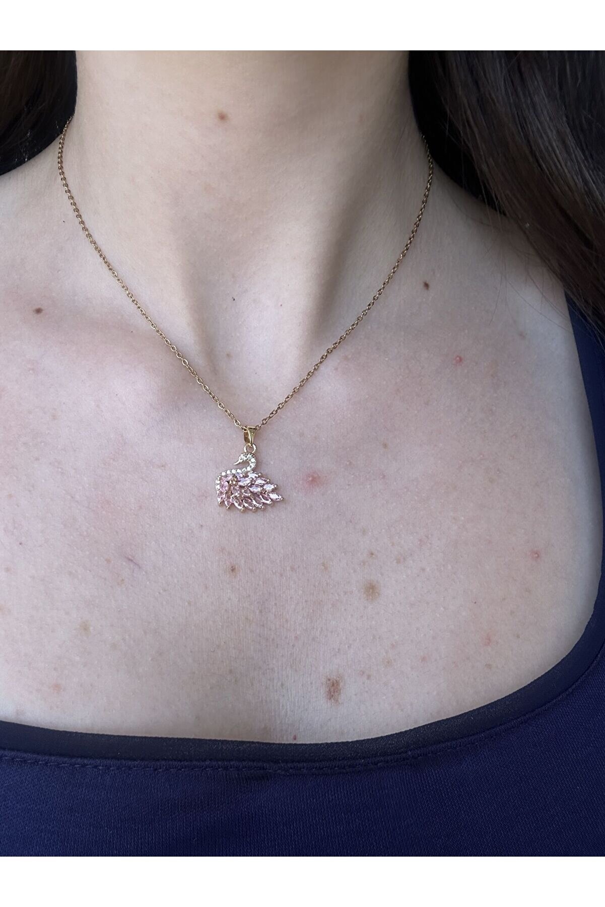 Ateli̇er Emi̇ne Gold Pembe Kuğu Kolye