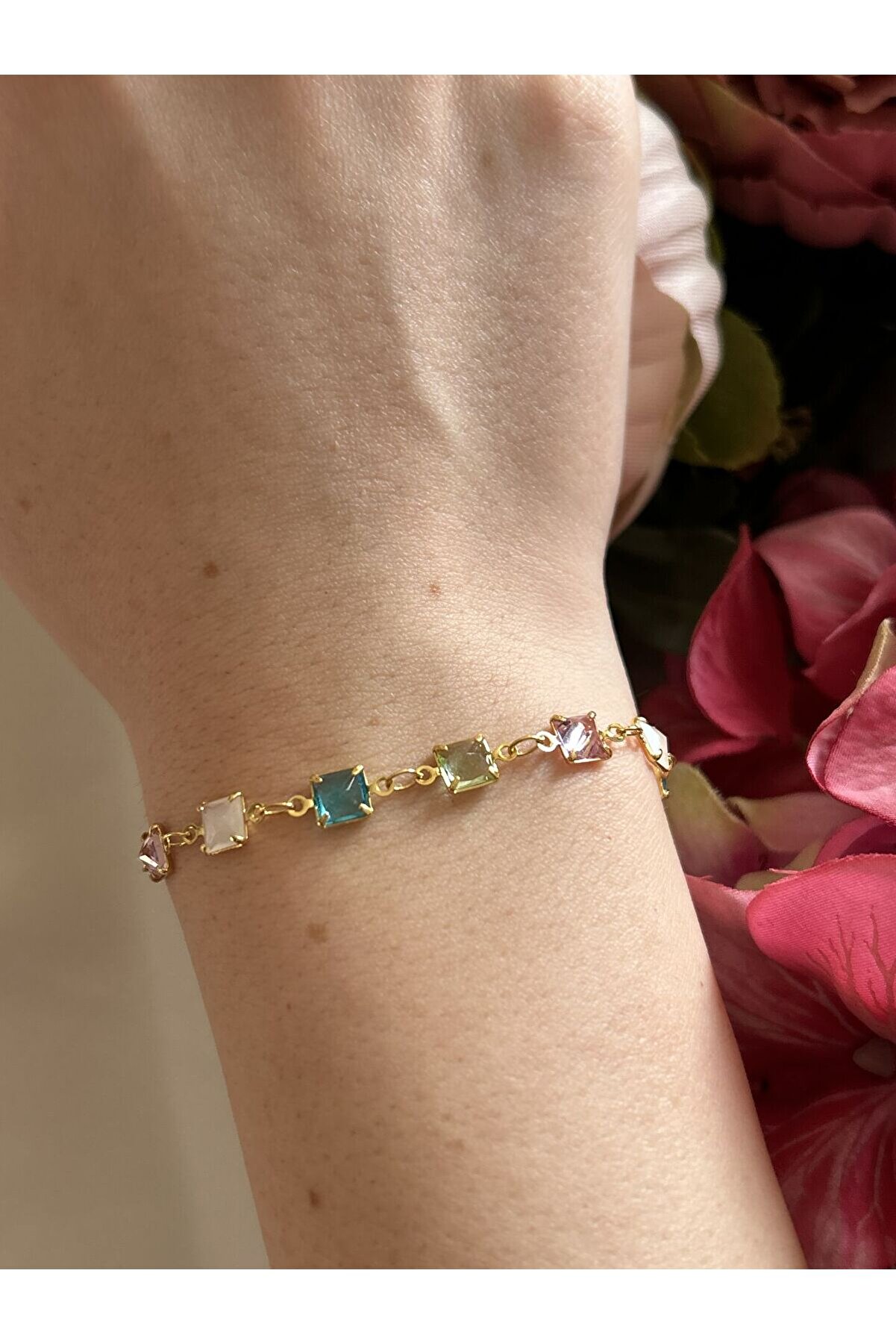 Ateli̇er Emi̇ne Renkli̇ Kare Taş Bi̇lekli̇k