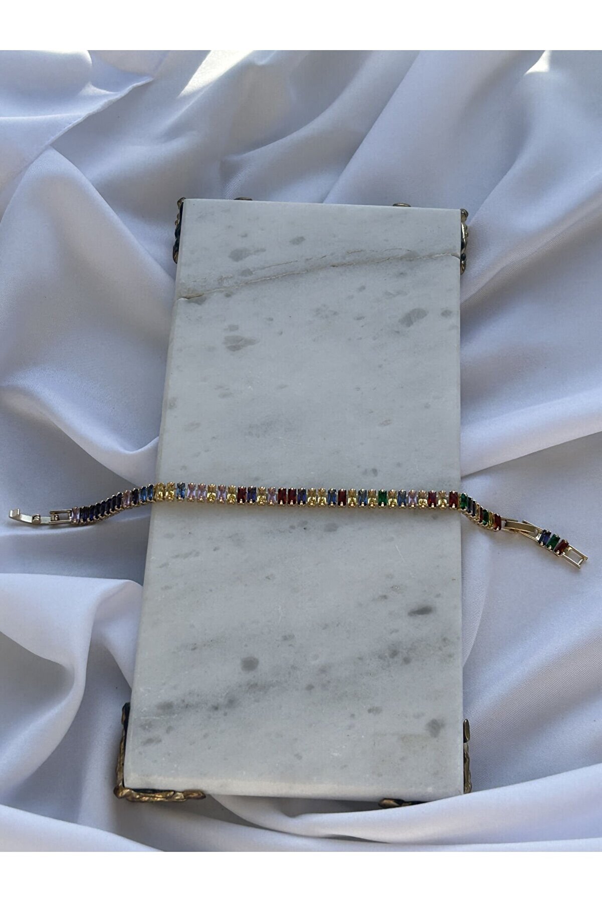 Ateli̇er Emi̇ne Renkli̇ Zi̇rkon Taşlı Gold Bi̇lekli̇k