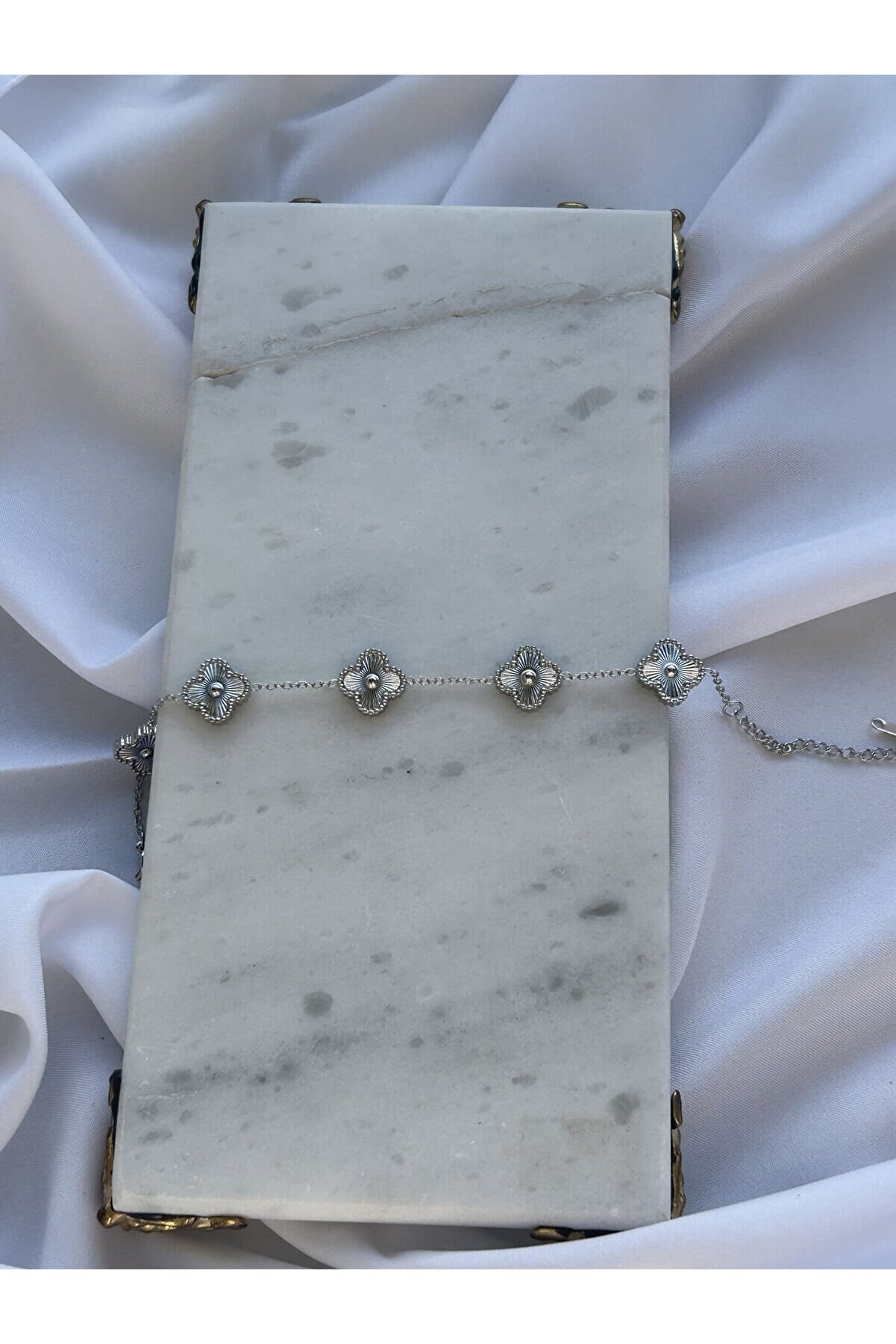 Ateli̇er Emi̇ne Bi̇lekli̇k