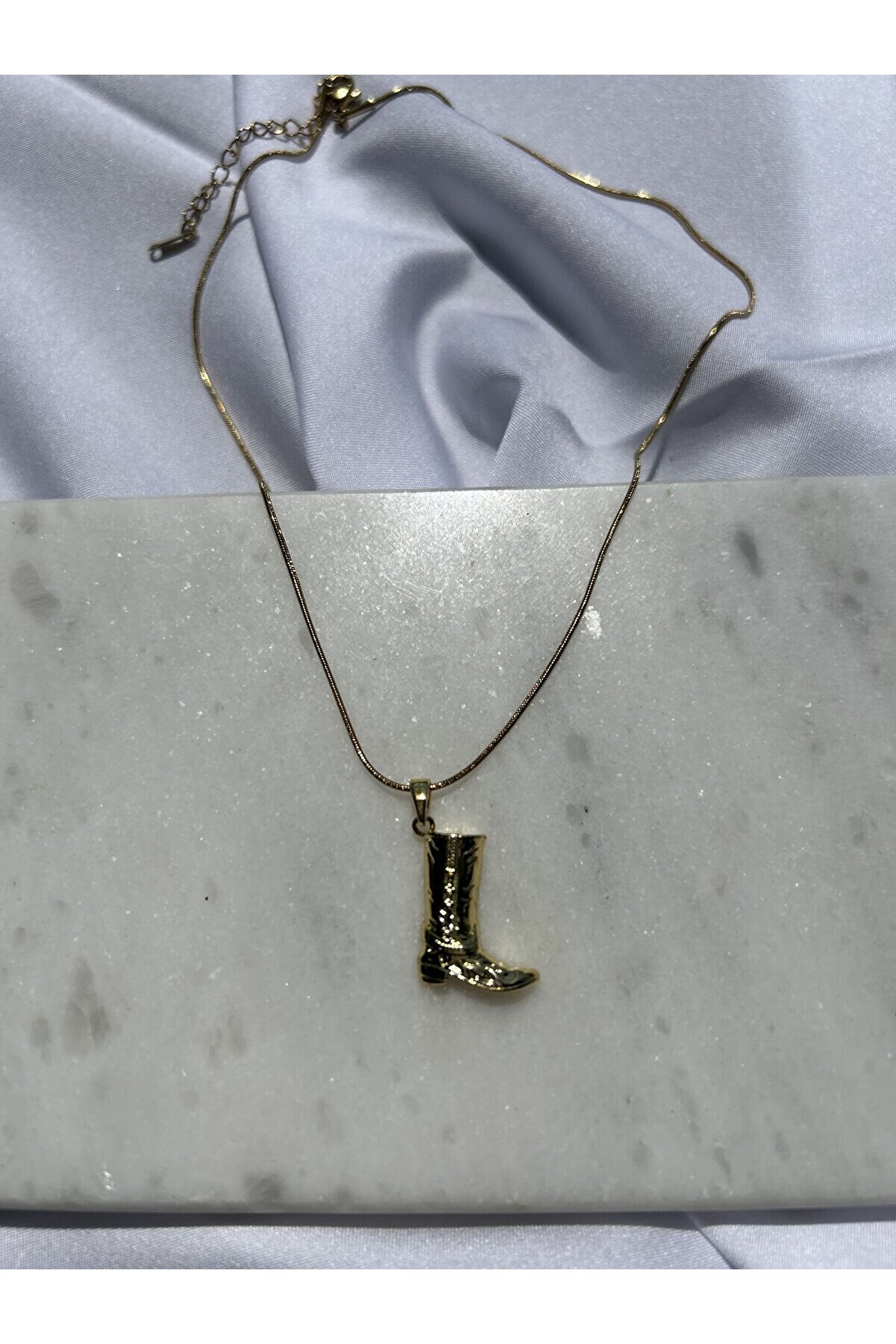 Ateli̇er Emi̇ne Gold Kovboy Çi̇zmesi̇ Kolye