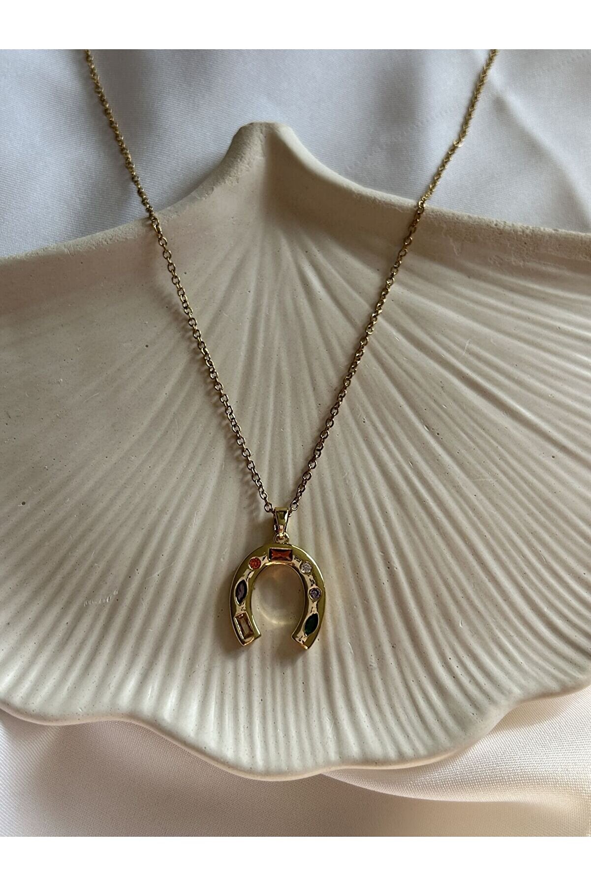 Ateli̇er Emi̇ne Gold Taşlı Nal Kolye